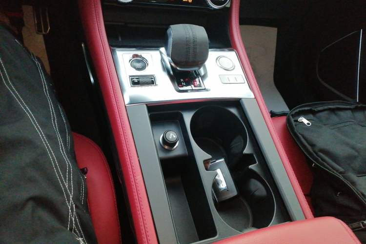 Used Jaguar F-PACE 2024 P250 R-Dynamic SE
