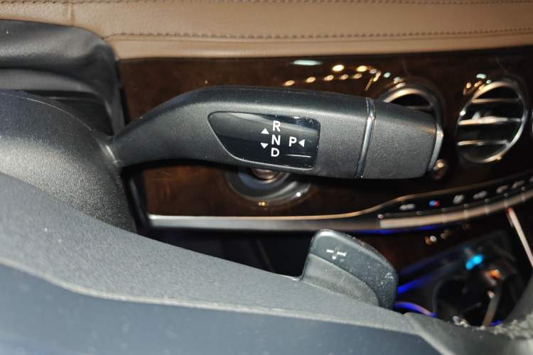 Used Mercedes-Benz Maybach S-Class 2019 S 450 4MATIC Gear Lever