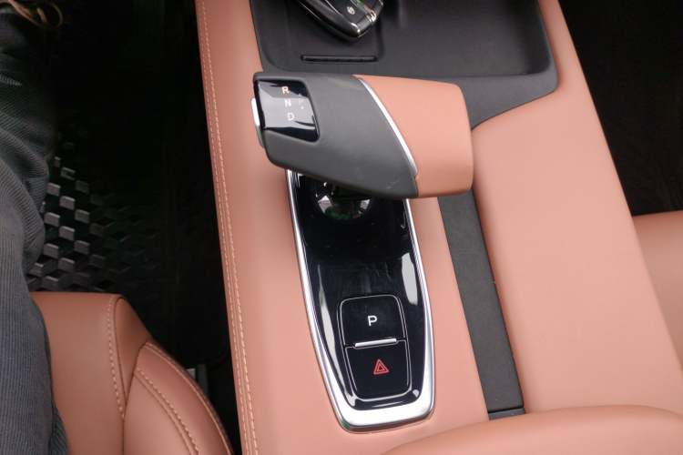 Used Changan UNI-Z New Energy 2025 Model, Smart New Blue Whale 125km Ultra-Strong Version
