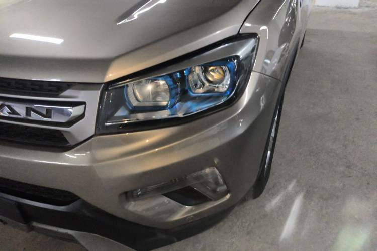 Used CHANGAN CS75 2014 2.0L Manual Luxury Version China V Standard
