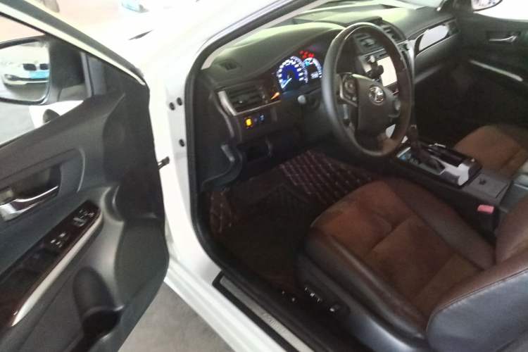 Used Toyota Camry 2016 2.5G 10th Anniversary Deluxe Navigation Edition
