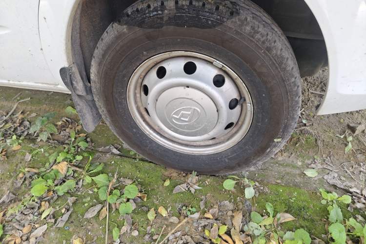 Used SAIC MAXUS Xintu V80 2023 2.0T Manual Classic Aoyuntong Long Wheelbase Mid-Height 6/7/8/9-Seater
