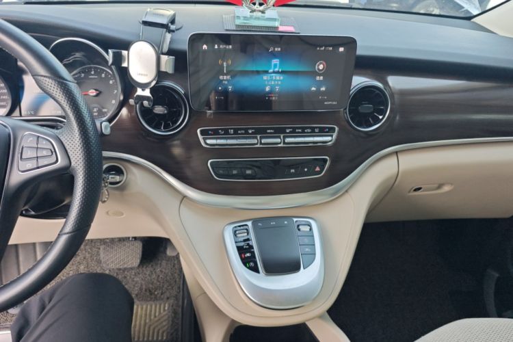 Used Mercedes-Benz V-Class 2021 V 260 Avantgarde Edition
