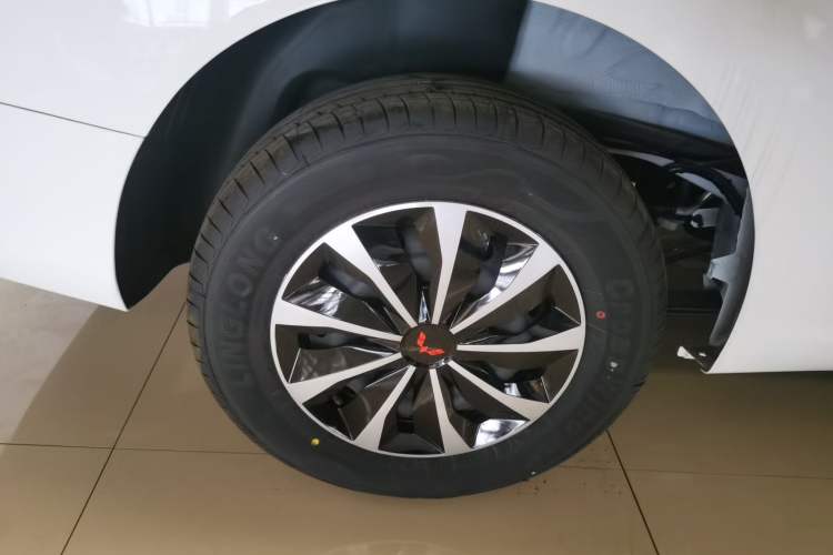 Used Wuling Hongguang New Energy 2025 Extended-Range Hybrid 50 km Standard Version