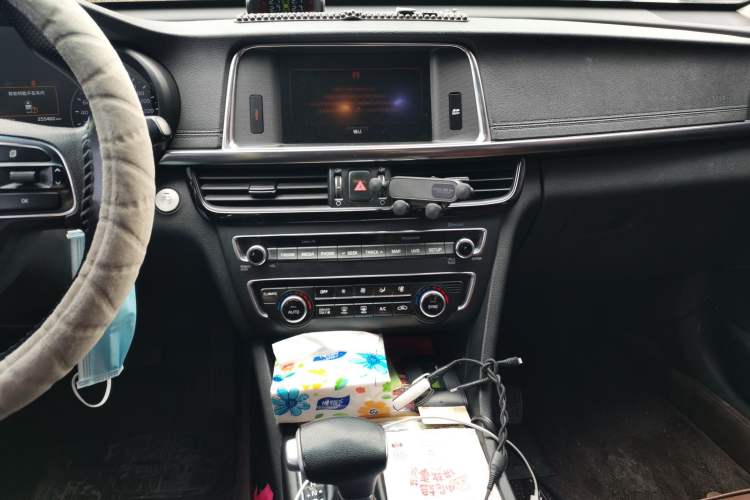 Used Kia K5 2016 2.0L Hybrid GLS Audio And AC Panel