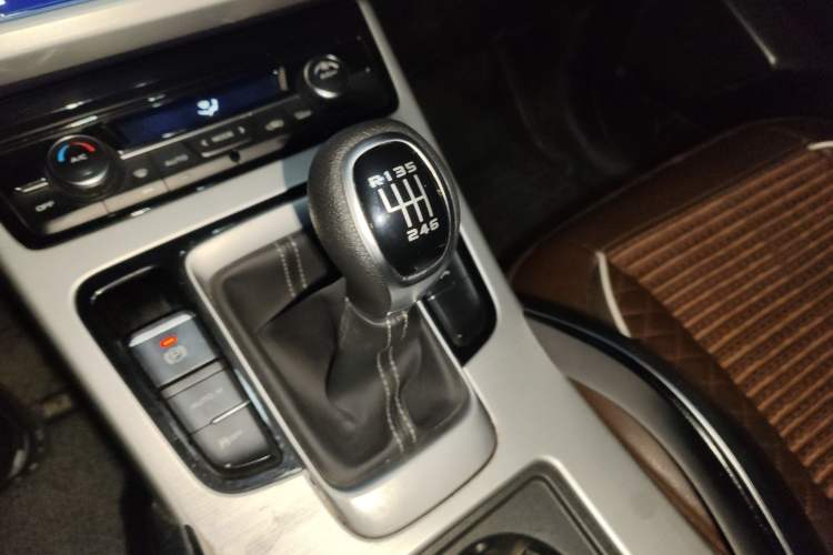 Used Geely Auto Emgrand X7 Sport 2016 2.0L Manual ZhiShang Version
