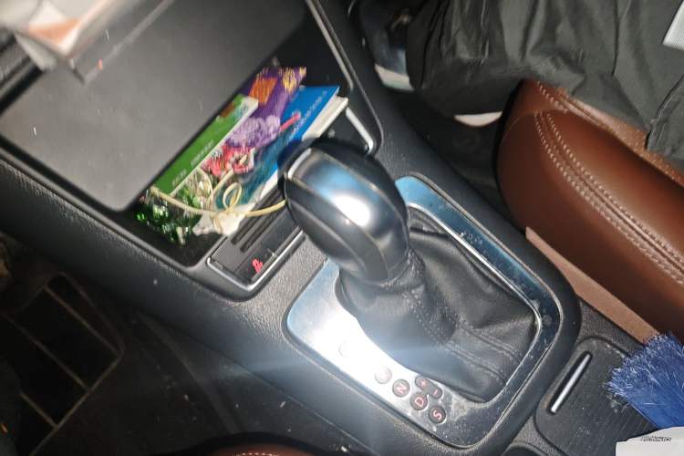 Used Volkswagen Tiguan 2013 1.8TSI Automatic Two-Wheel Drive Luxury Model Gear Lever