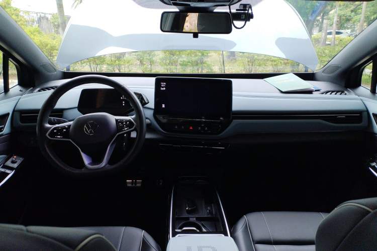 Used Volkswagen ID.4 X 2023 Pure Smart Edition Center Console