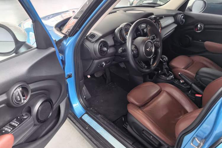 Used MINI 2015 1.5T COOPER Fun Five-Door Edition
