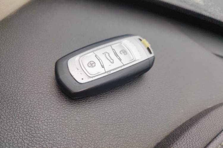 Used Geely Auto Emgrand X7 Sport 2016 1.8TD Automatic ZhiZun Version Vehicle Key