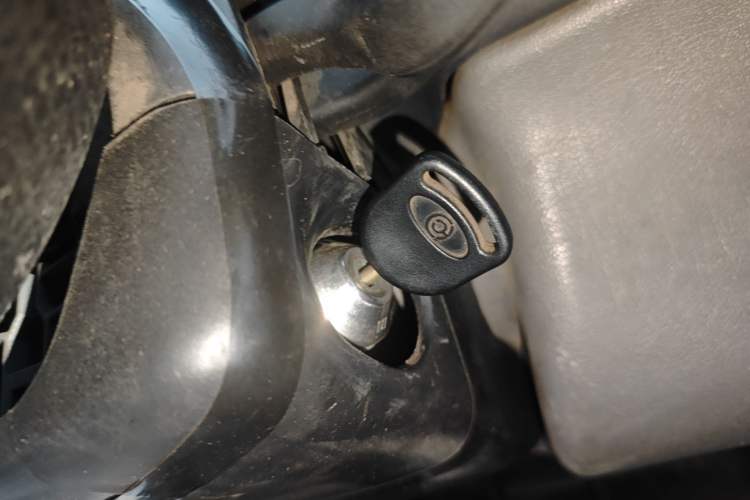 Used Ford Classic Transit 2015 2.8T Diesel Multi-Function Vehicle Short Wheelbase 6-Seater Mid-Roof Edition JX493ZLQ4