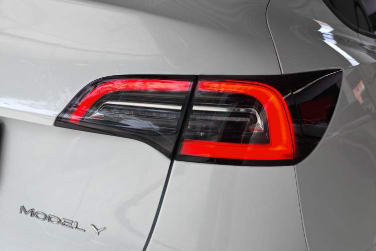 Used Tesla Model Y 2021 Standard Range Rear-Wheel Drive Version
