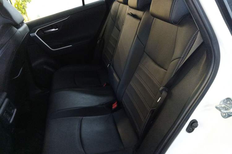 Used Toyota Wildlander 2023 2.0L CVT Four-Wheel Drive Luxury PLUS Edition
