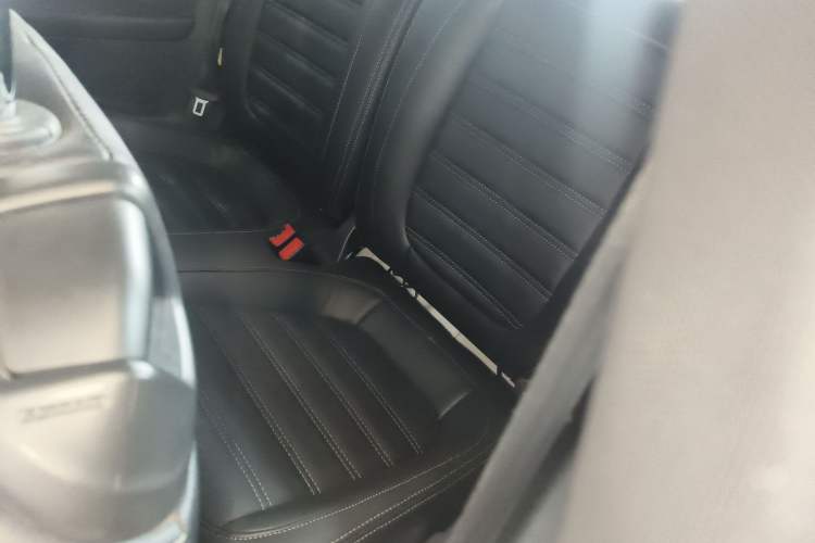 Used Volkswagen Beetle 2015 180TSI model
