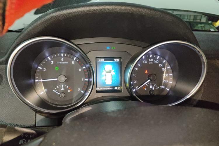 Used Haval H8 2015 2.0T Four-Wheel Drive Standard Version
