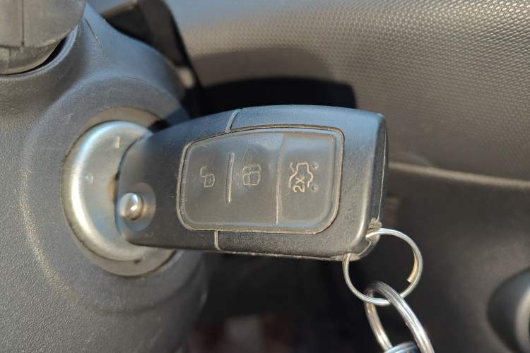 Used Ford Fiesta 2013 Hatchback 1.5L Manual Fashion Edition
