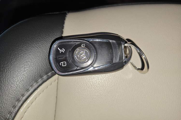 Used Buick Verano 2018 Sedan 15S Automatic Leading Model Interior 1