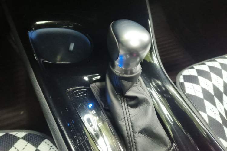 Used Toyota C-HR 2018 2.0L Leading with Sunroof China VI Standard
