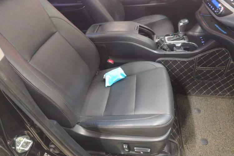 Used Toyota Highlander 2018 2.0T Four-Wheel Drive Luxury Version 7 Seats China VI Standard
