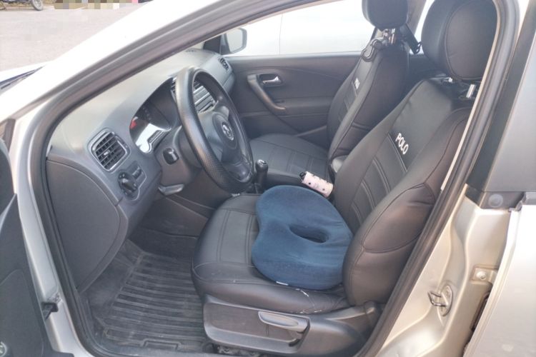 Used Volkswagen Polo 2011 1.6L Manual ZhiShang Edition
