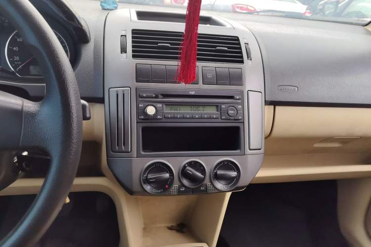 Used Volkswagen Polo 2009 Jingqu 1.6L Automatic Elegant Edition Audio And AC Panel