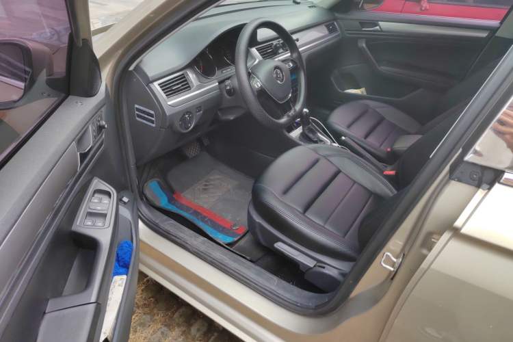 Used Volkswagen Bora 2016 1.6L Automatic Fashion Model Driver Seat