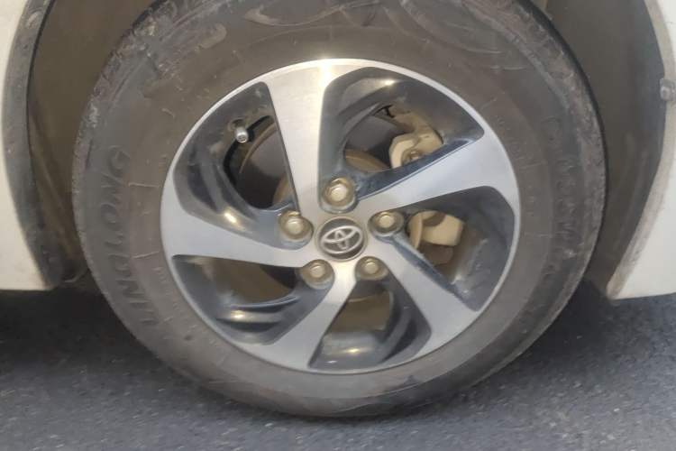 Used Toyota Levin 2017 Revised Dual-Engine 1.8H GS E-CVT Elite Sunroof Version China V Standard