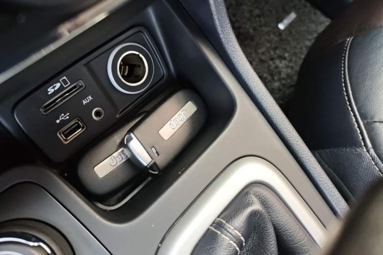 Used Jeep Cherokee 2016 2.4L Professional Smart Version
