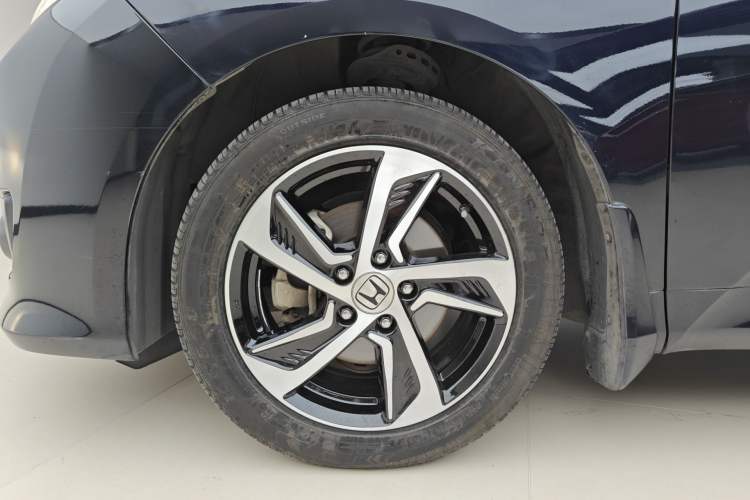 Used Honda Odyssey 2015 Updated Version 2.4L Smart Edition Left Front Wheel Hub