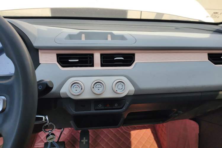 Used Chery QQ Ice Cream 2022 120km Conical Shape Lithium Iron Phosphate
