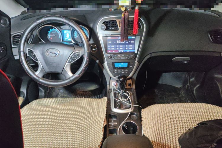 Used GAC Trumpchi GS5 2014 2.0L Automatic Two-Wheel Drive Anniversary Value Edition Center Console