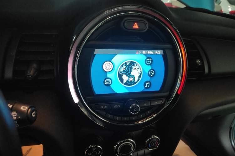 Used MINI 2018 1.5T ONE
