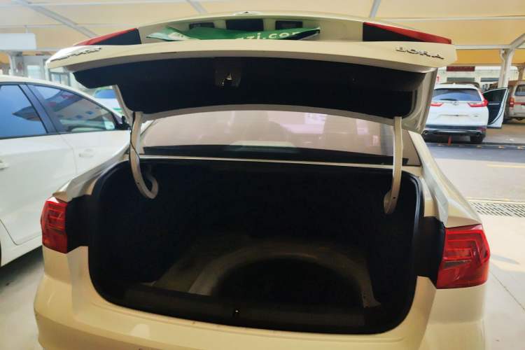 Used Volkswagen Bora 2016 1.6L Manual Comfort Model
