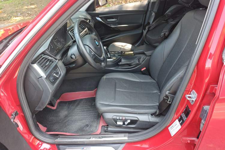 Used BMW 3 Series 2017 320Li Fashion Model Left Front Seat