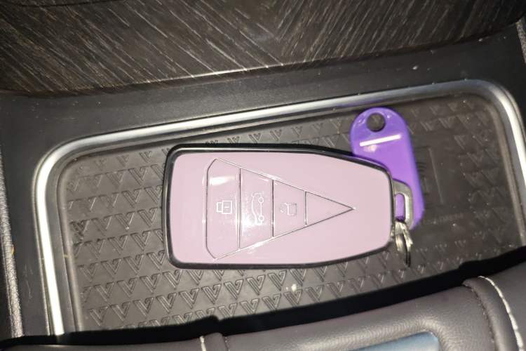 Used Venucia V DD-i 2023 110km iT Version
