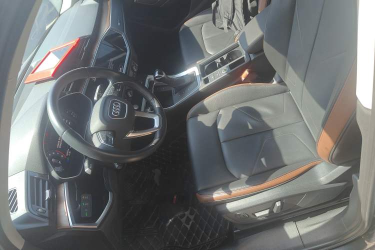 Used Audi Q3 2020 35 TFSI Fashionable and Elegant Model
