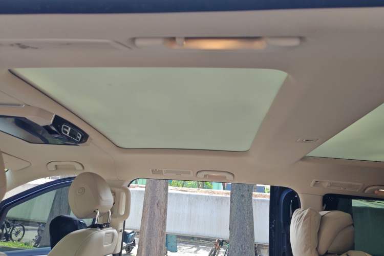 Used Mercedes-Benz V-Class 2020 V 260 L Long-wheelbase Luxury Edition Headliner