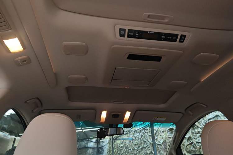 Used Toyota Alphard 2012 3.5L Luxury Edition
