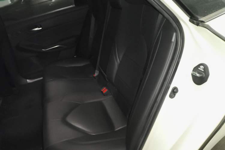 Used Toyota Avalon 2019 2.0L Luxury Edition China VI Standard
