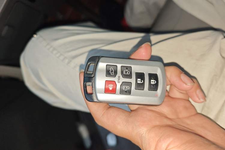 Used Toyota SIENNA  Vehicle Key