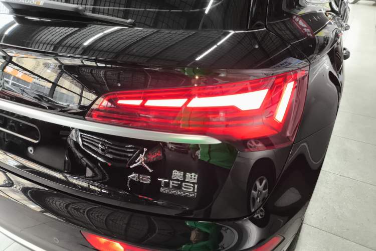 Used Audi Q5L 2022 45T Luxury Elegant Model
