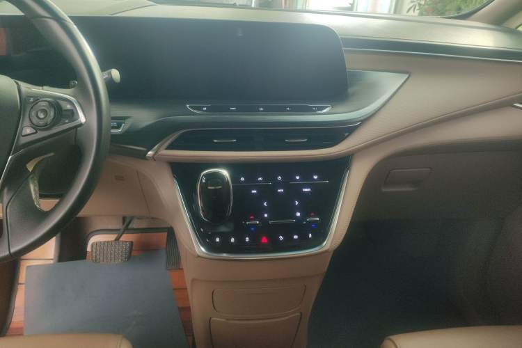 Used Buick GL8 2020 ES Land Cruiser 653T Luxury Model
