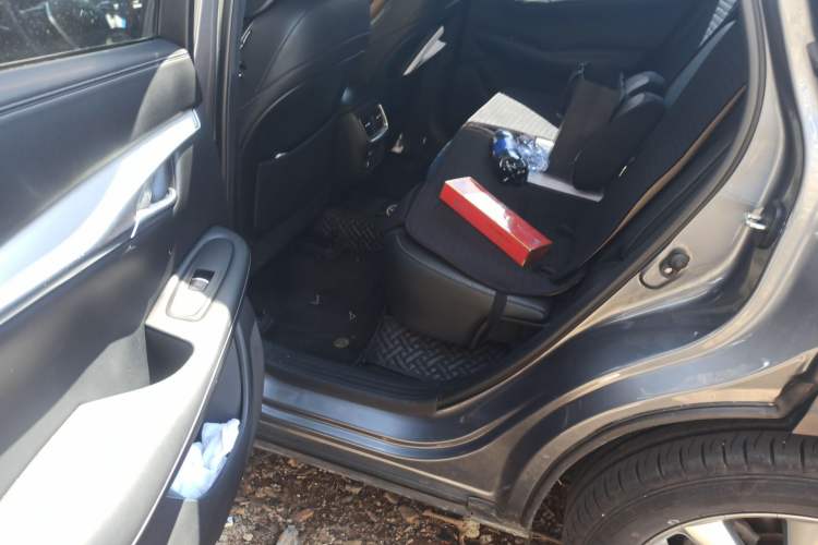 Used Infiniti QX50 2020 2.0T All-Wheel-Drive Elite Version Left Rear Seat