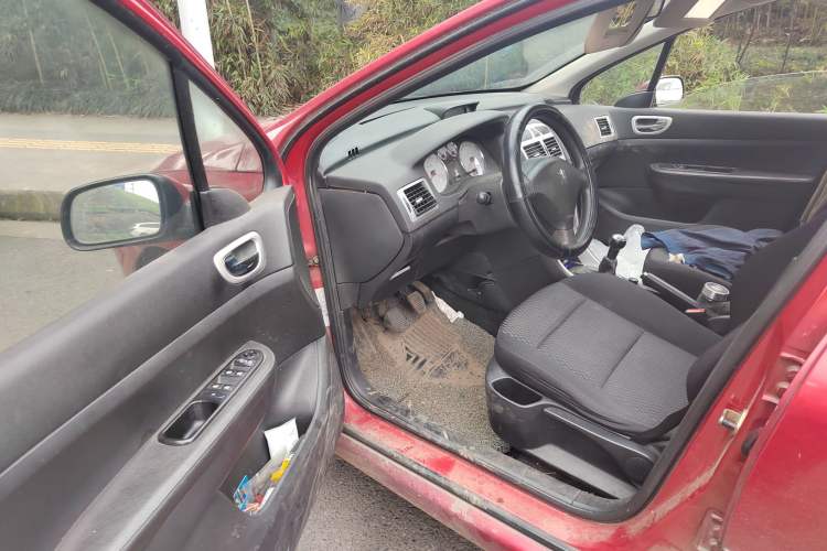 Used Peugeot 307 2012 Hatchback 1.6L Manual Comfort Edition