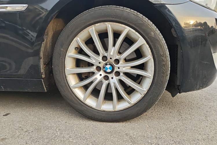 Used BMW 5 Series 2013 530Li Leading Model