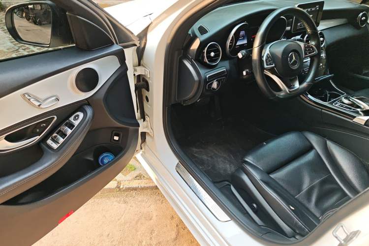 Used Mercedes-Benz C-Class 2016 C 200 Sport Edition Driver Seat