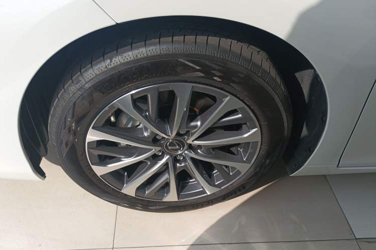 Used Lexus ES 2025 200 Premium Edition