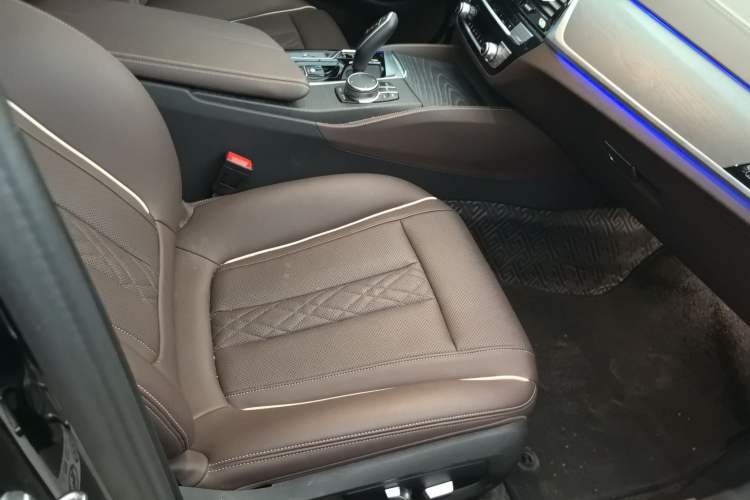 Used BMW 5 Series 2023 530Li Leading Model M Sport Package Right Front Seat