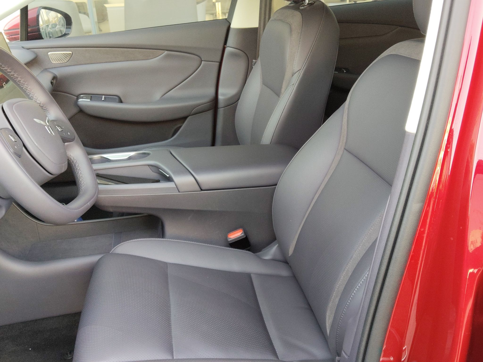 Переднее сиденье в автомобиле