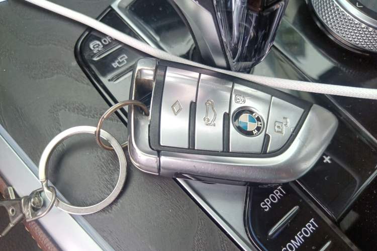 Used BMW X7 2019 xDrive40i Luxury Package with Leading Features
